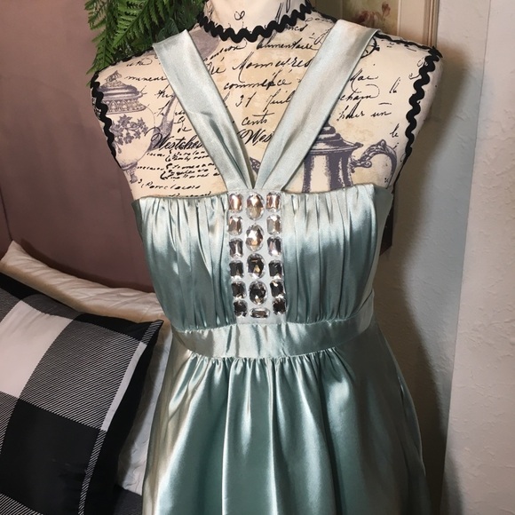 Jessica McClintock - Beautiful mint green jeweled breast formal mini dress - Picture 2 of 13